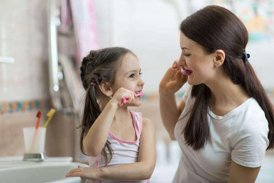 Guía elemental para el cuidado bucal y dental en bebés y niños !